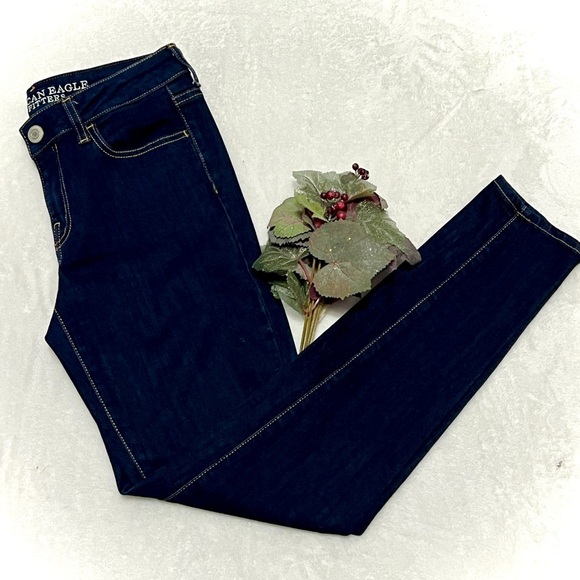 American Eagle Dark Wash Classic Jeggings - Size 4 - Picture 1 of 11